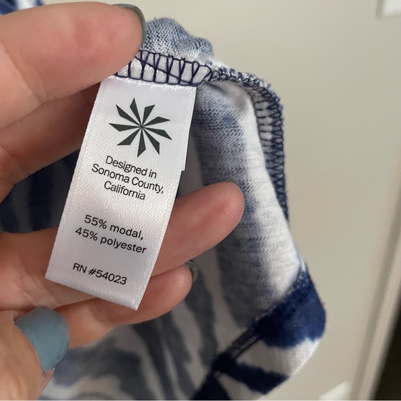 Athleta Blue & White Tie Dye Breezy Racerback Tunic Tank Top Size xs - Picture 5 of 7